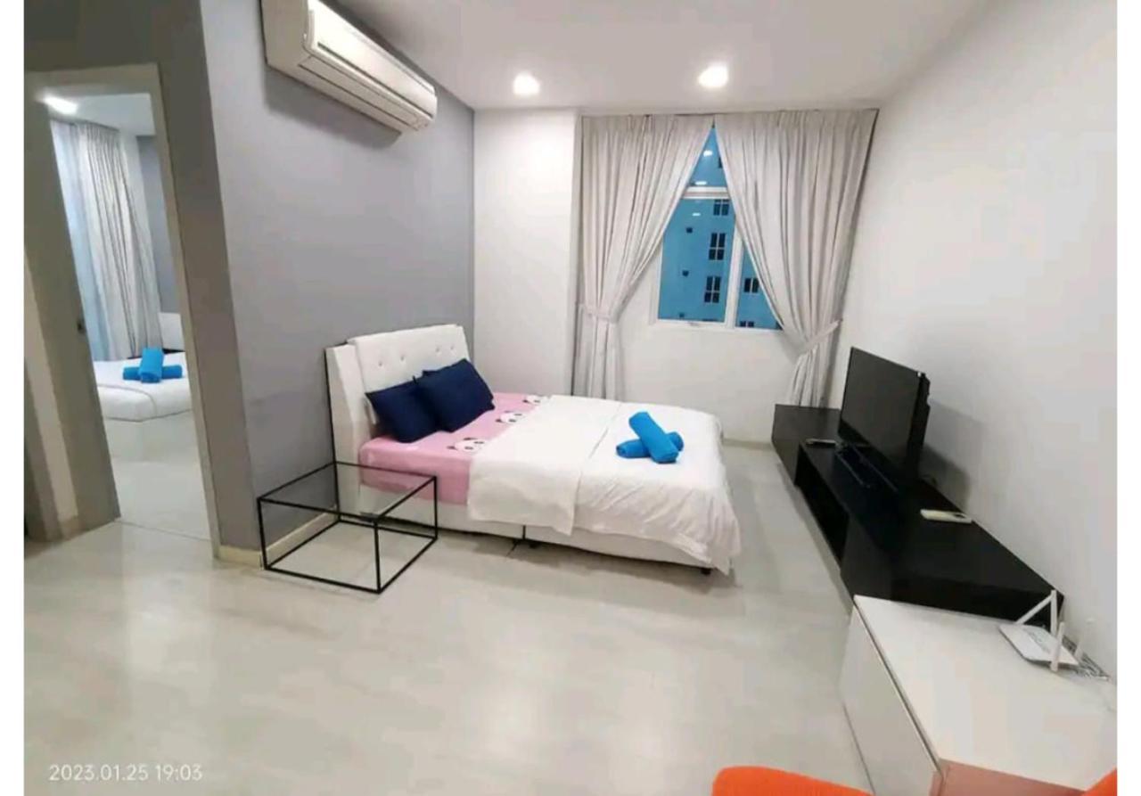 Town Condo: Cozy Penang Retreat With Beautiful Views *