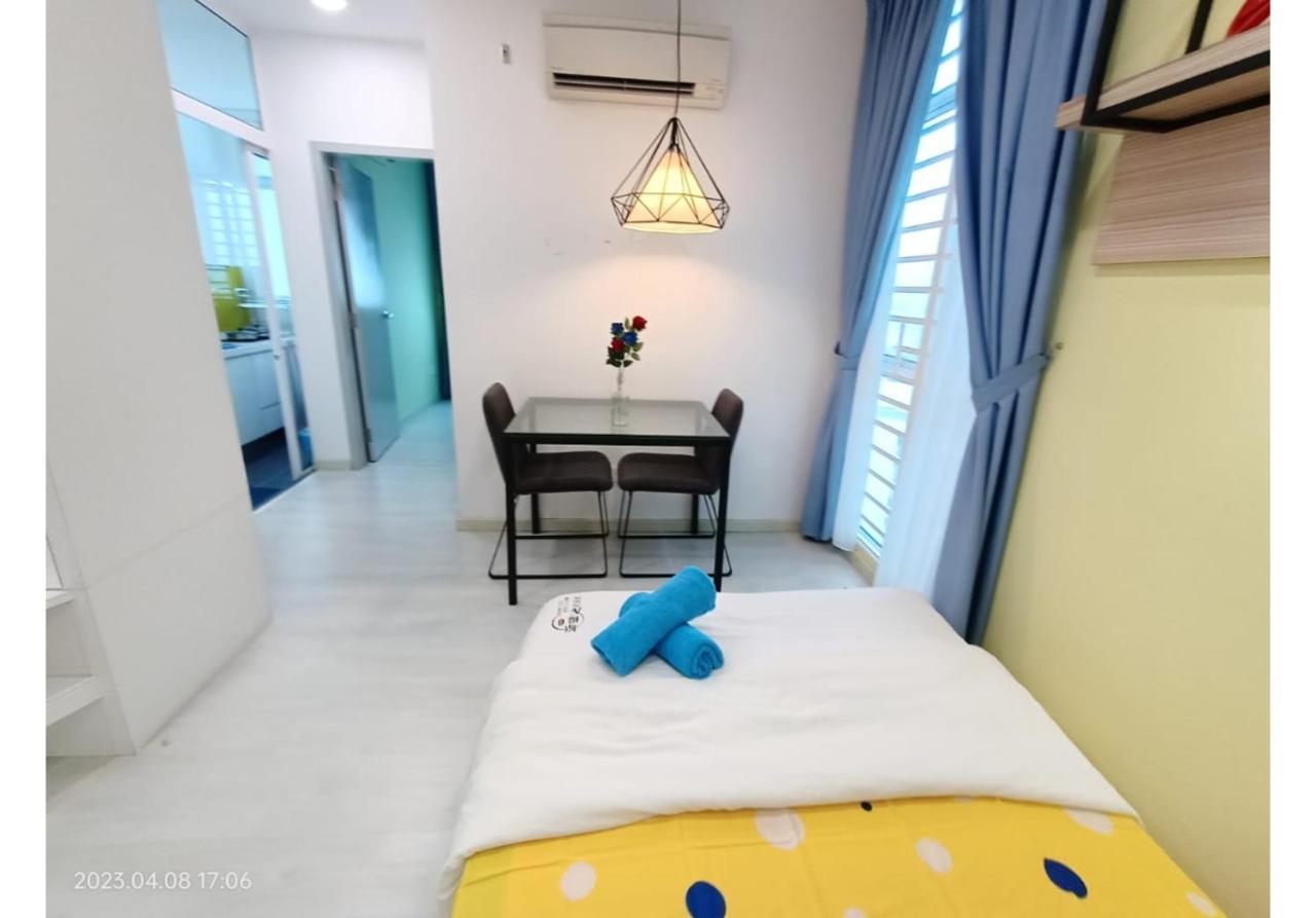 Town Condo: Cozy Penang Retreat With Beautiful Views *