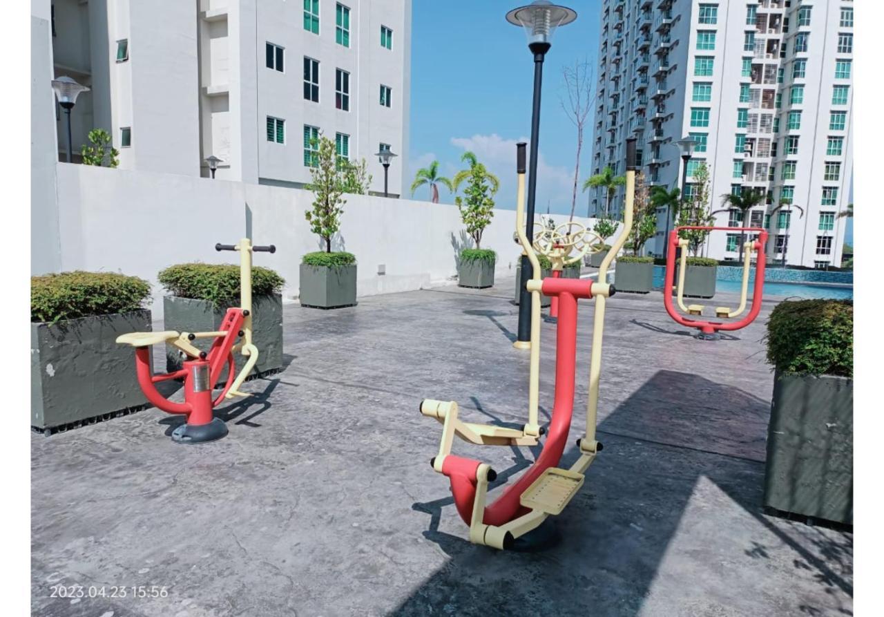 Town Condo: Cozy Penang Retreat With Beautiful Views