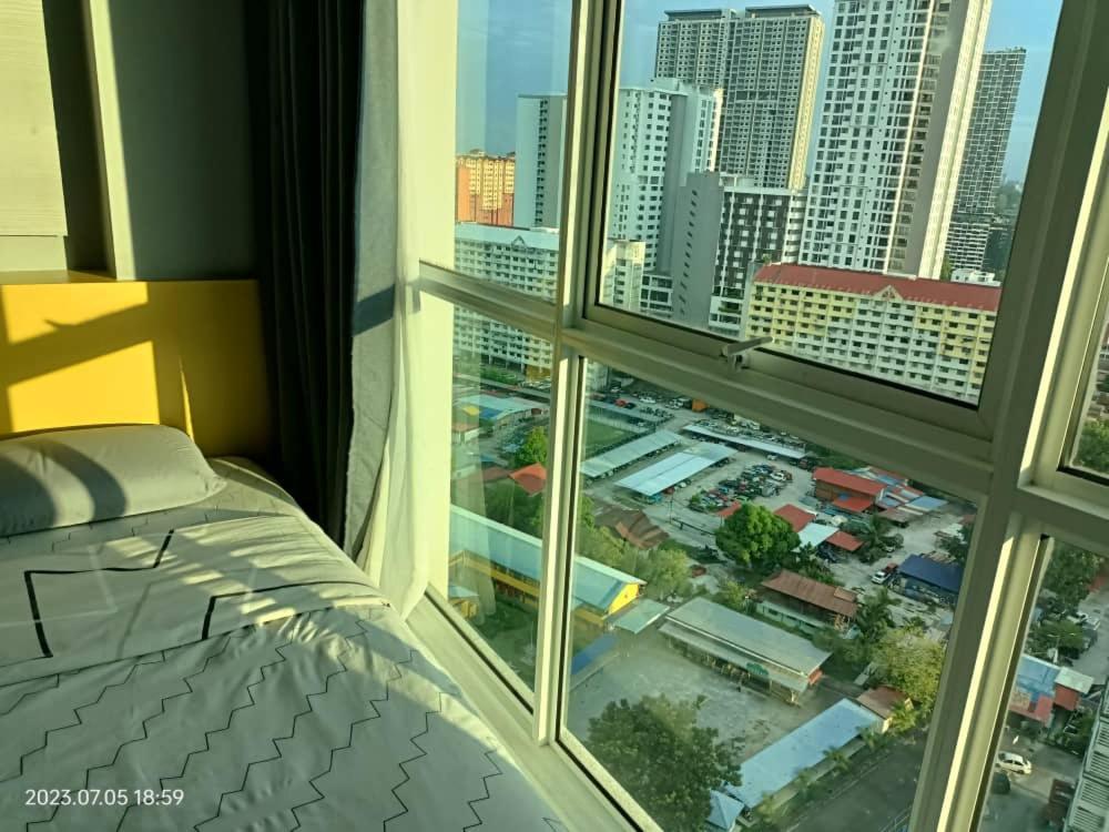 Town Condo: Cozy Penang Retreat With Beautiful Views Apartment